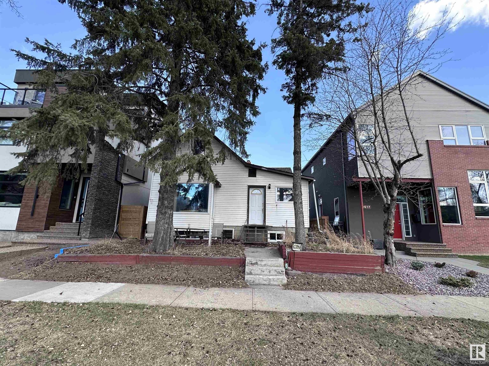 9621 101 ST NW