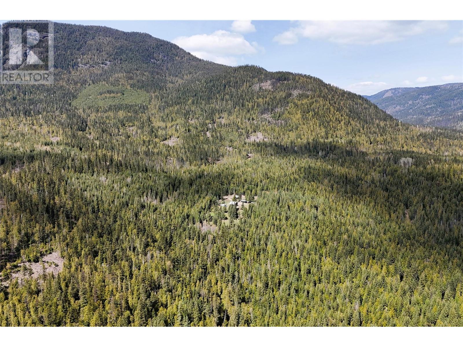 1425 Bobbie Burns Road