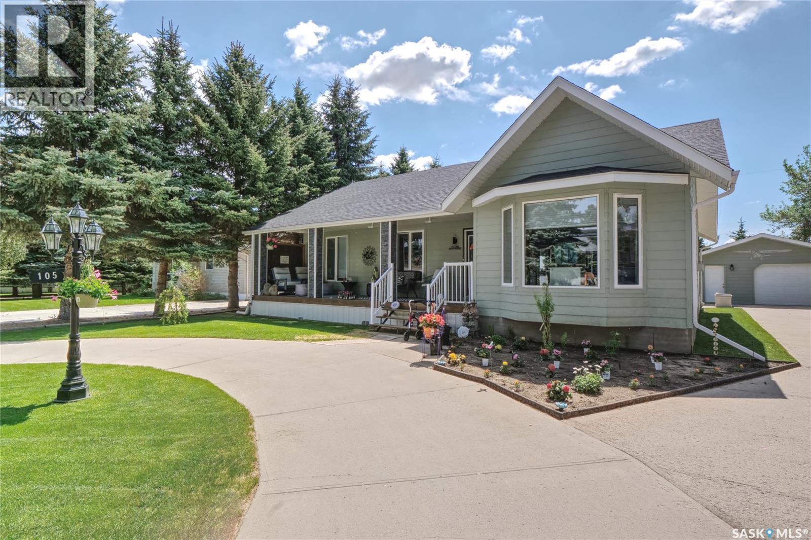 Photo 1 of 46 — 105 Sargent CRESCENT, Lake Diefenbaker, SK S0H3P0