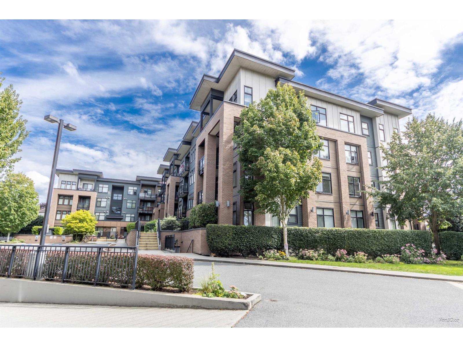 214 20068 FRASER HIGHWAY