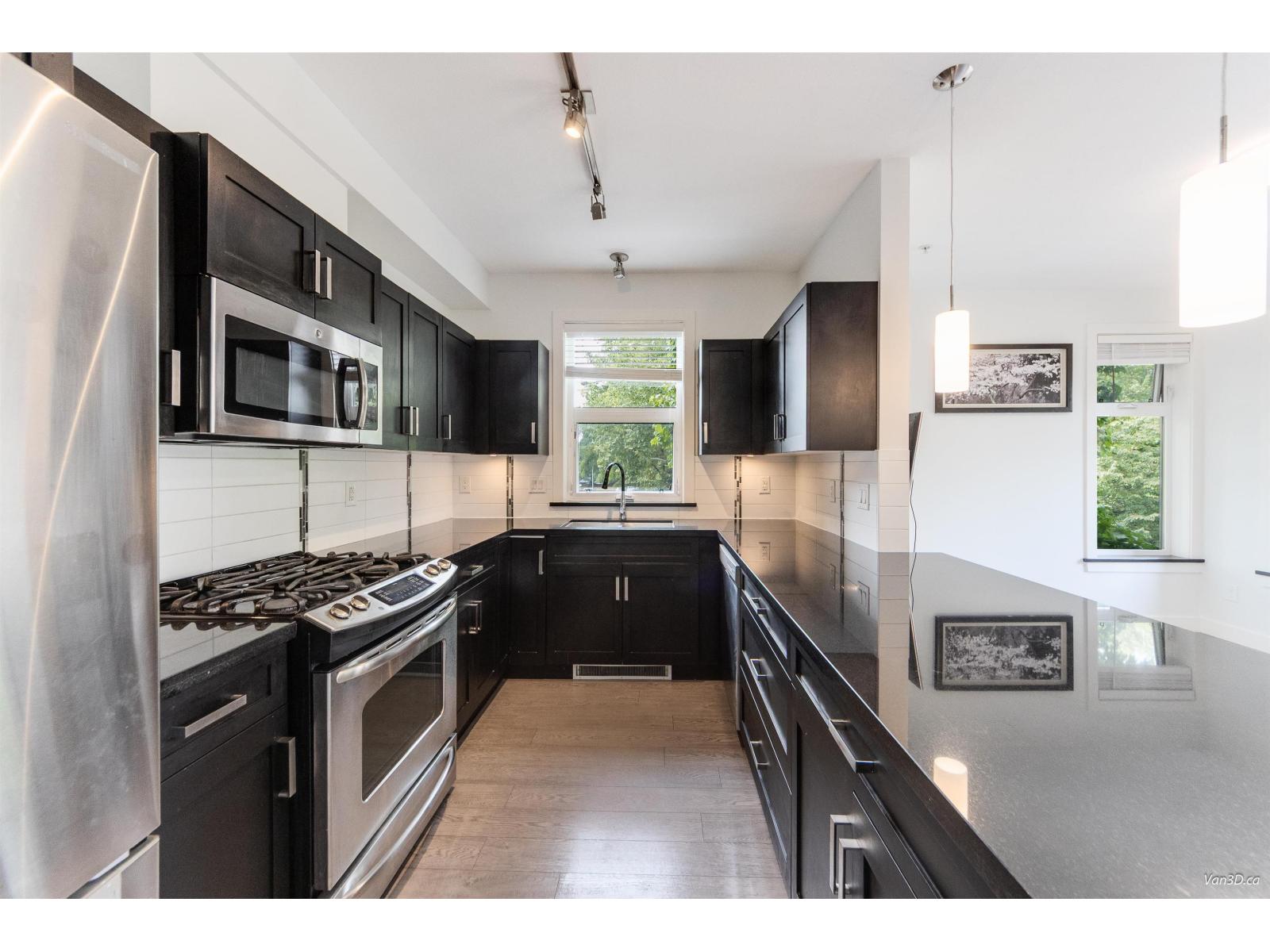 214 20068 FRASER HIGHWAY