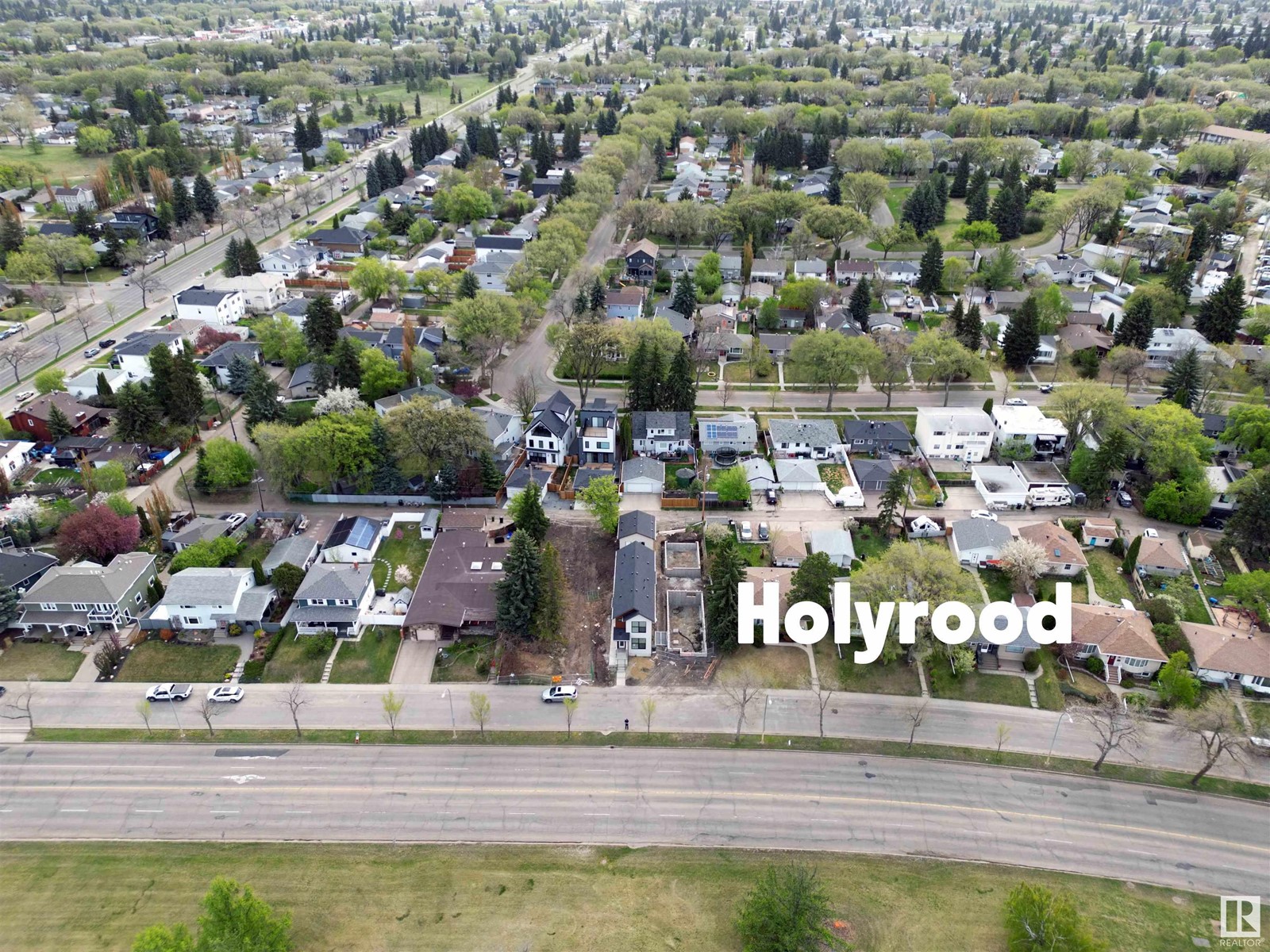 9633 85 ST NW