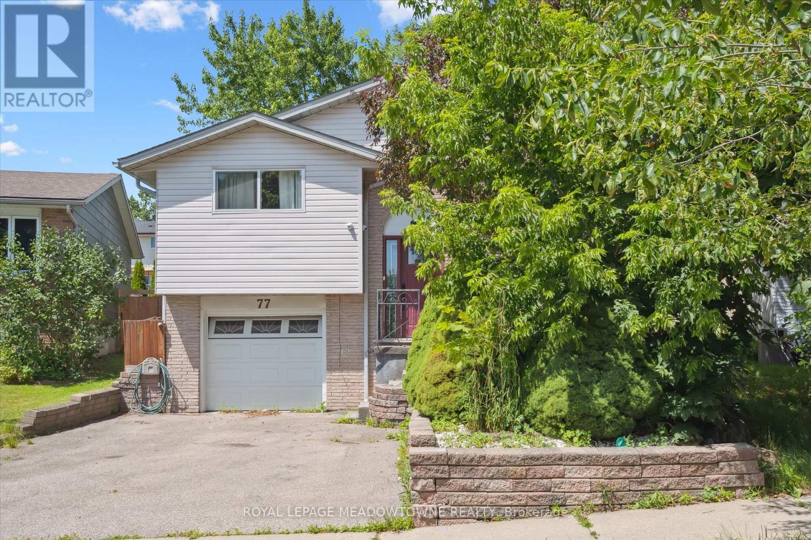 77 PINEMEADOW CRESCENT