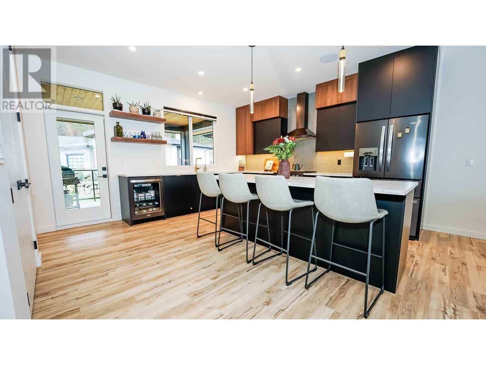 9499 Ledgestone Road