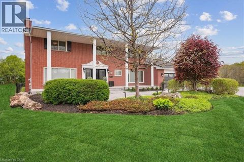 10 AZALEA Court Stoney Creek ON L8J1K4