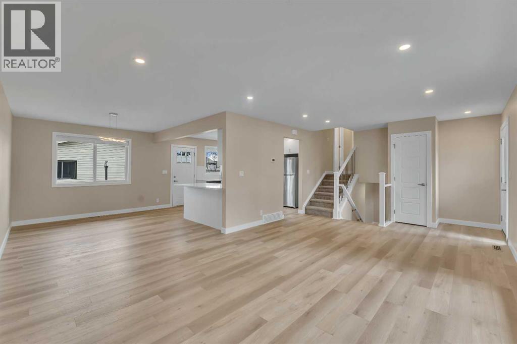 221 Madeira Crescent NE