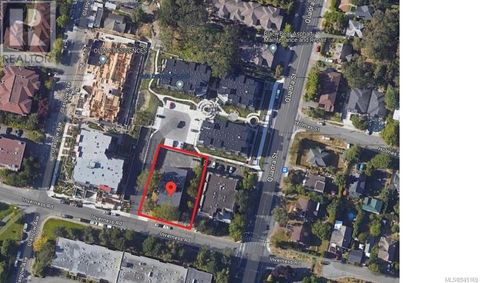 1028 Inverness Rd Saanich BC V8X2S1