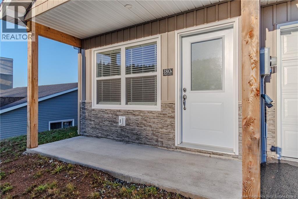 180 Arlington Crescent