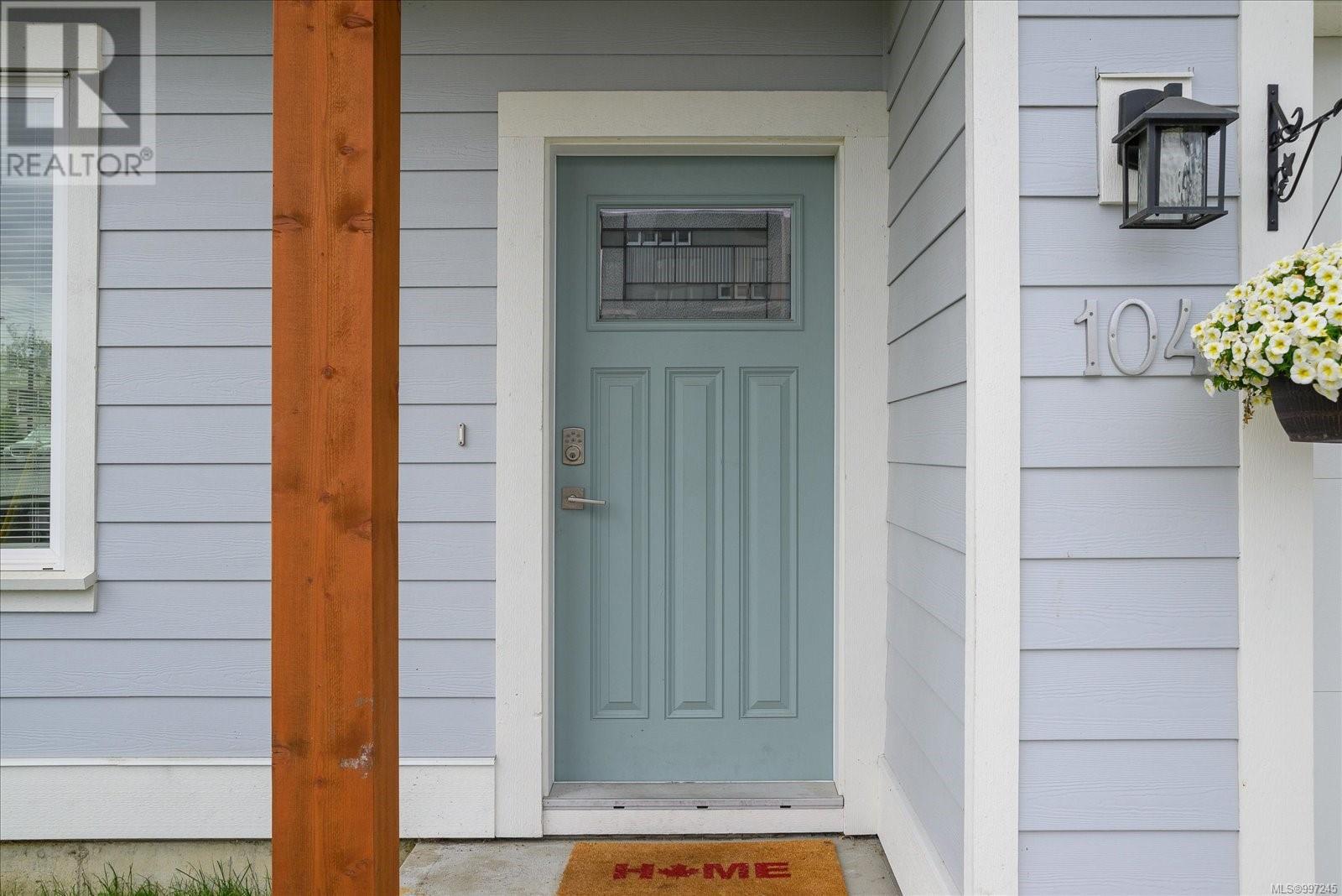 104 Lee Ave