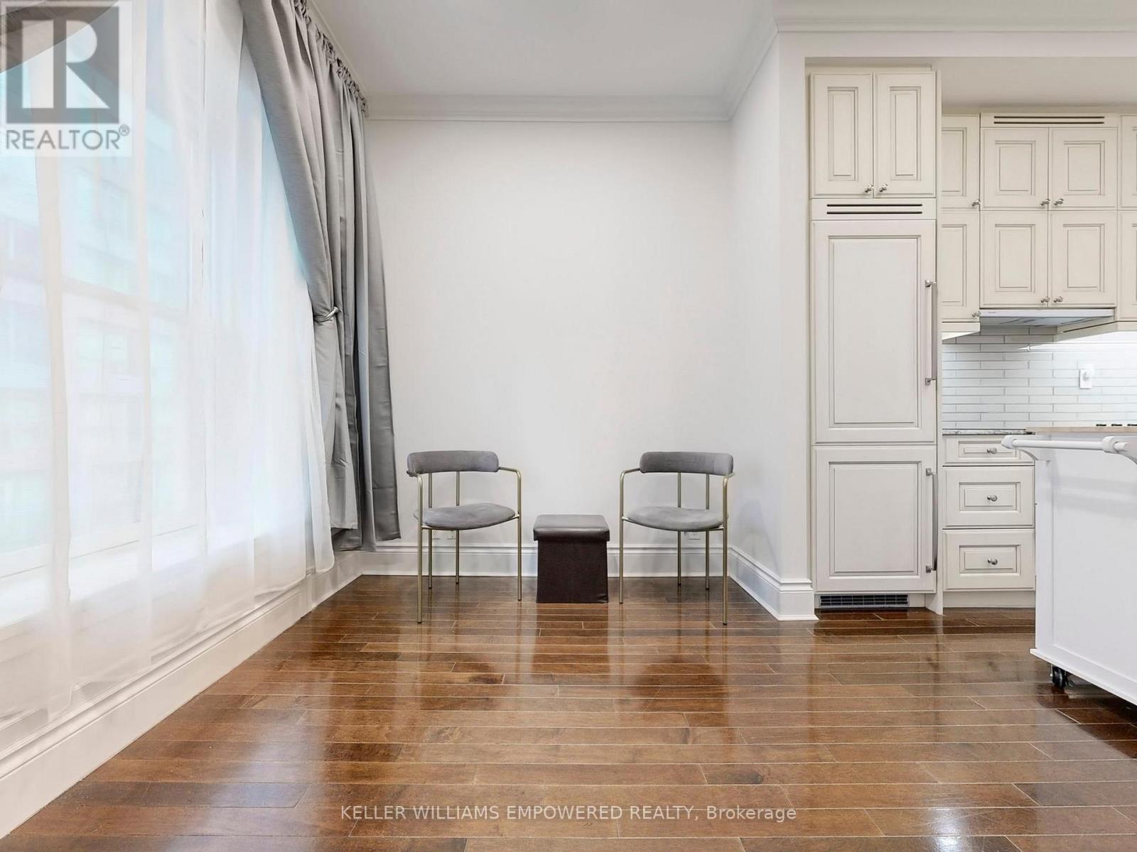 522 - 22 LEADER LANE