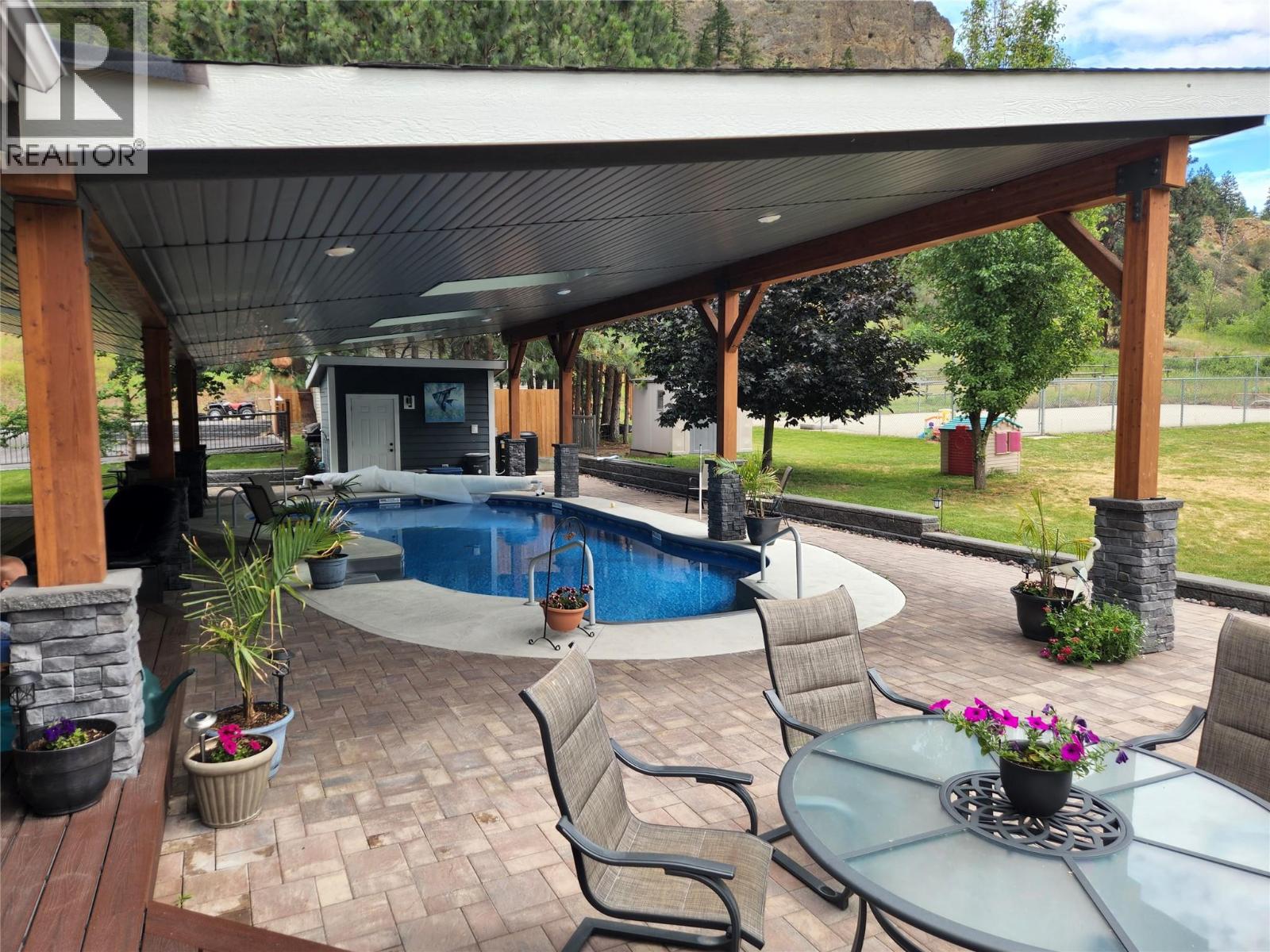 9801/9809 Gould Avenue