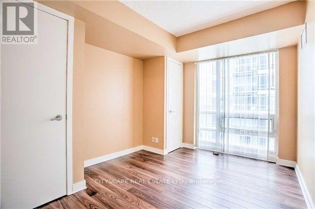 1110 - 397 FRONT STREET W