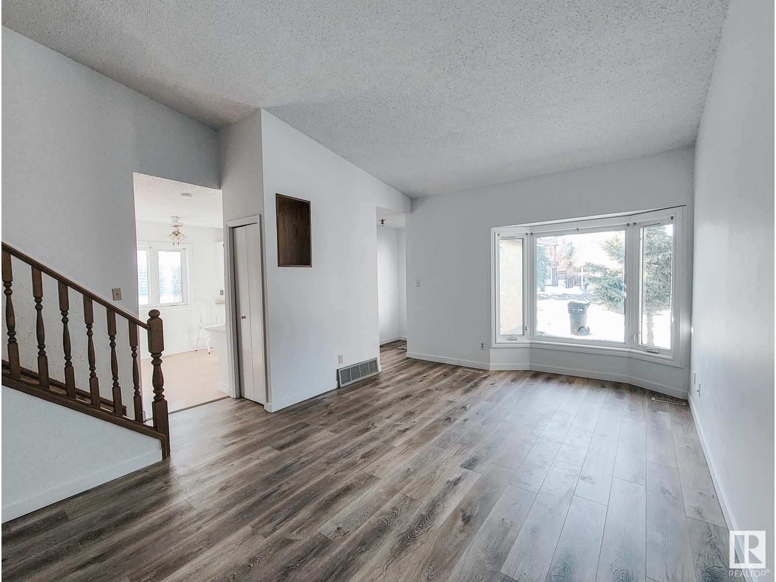 8507 189 ST NW