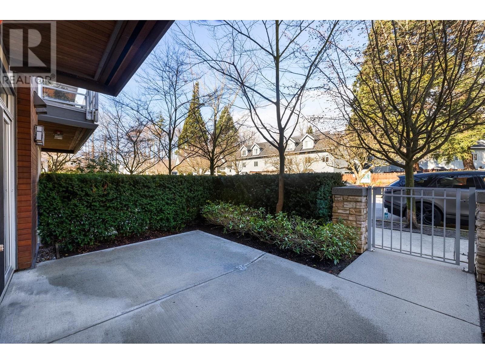 121 735 W 15TH STREET