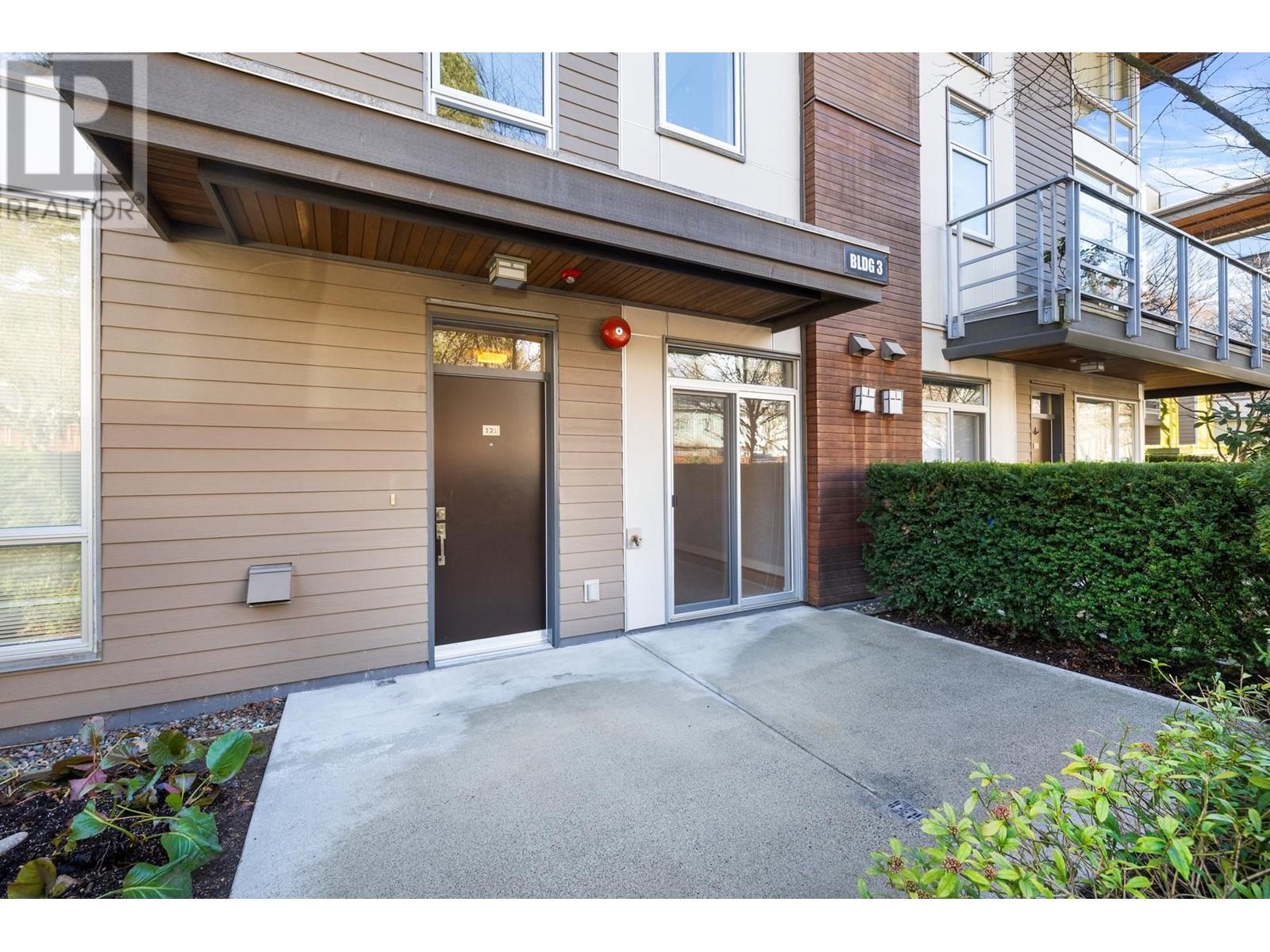 121 735 W 15TH STREET