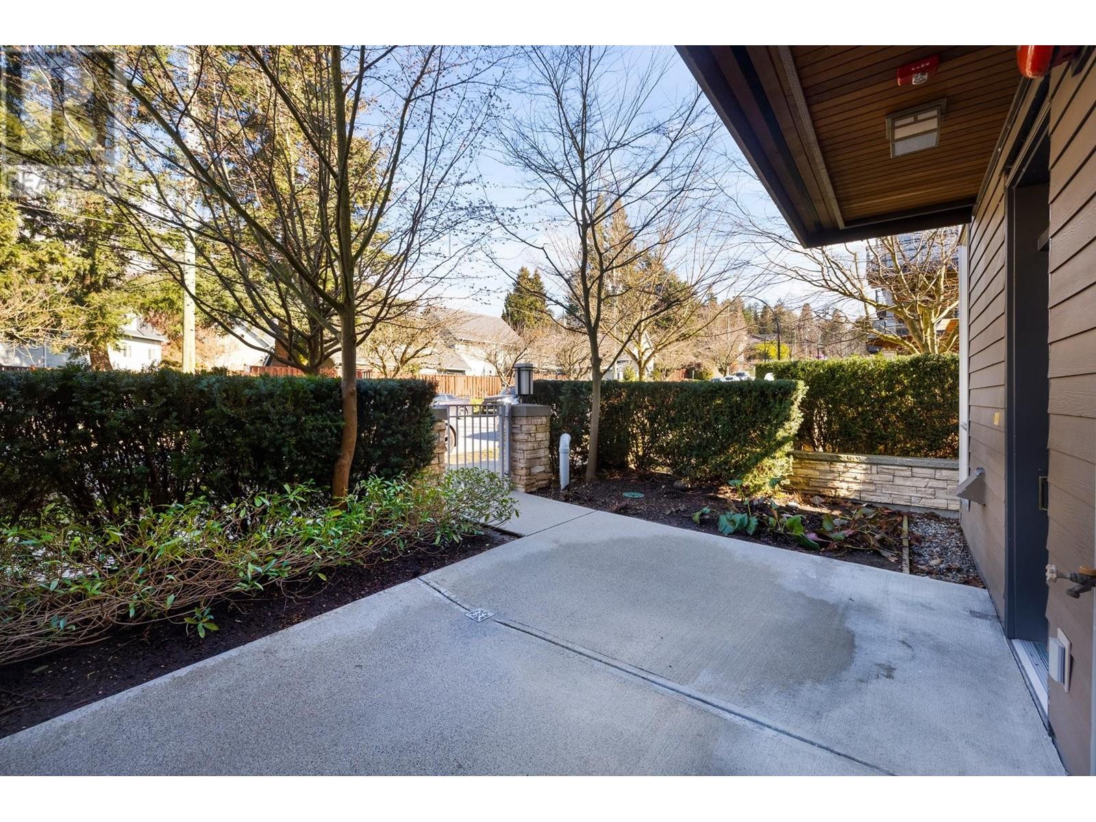 121 735 W 15TH STREET