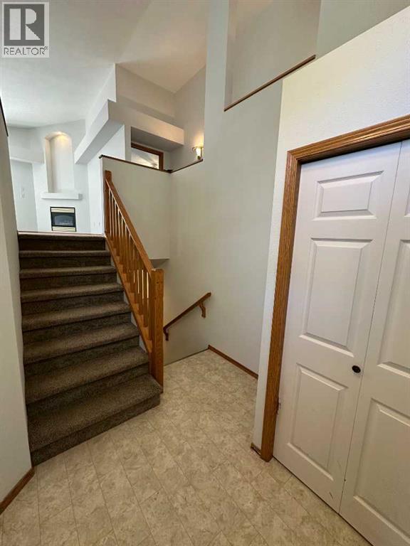 252 Red Crow Boulevard W