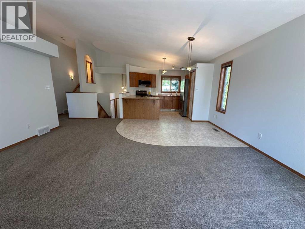 252 Red Crow Boulevard W