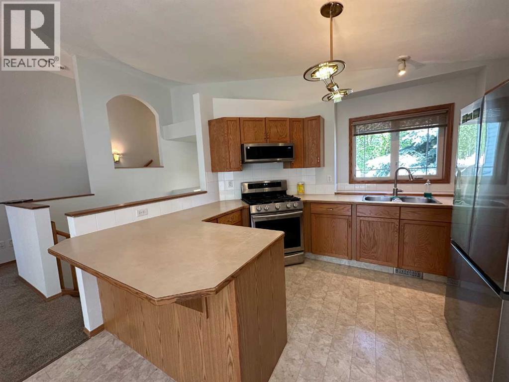 252 Red Crow Boulevard W