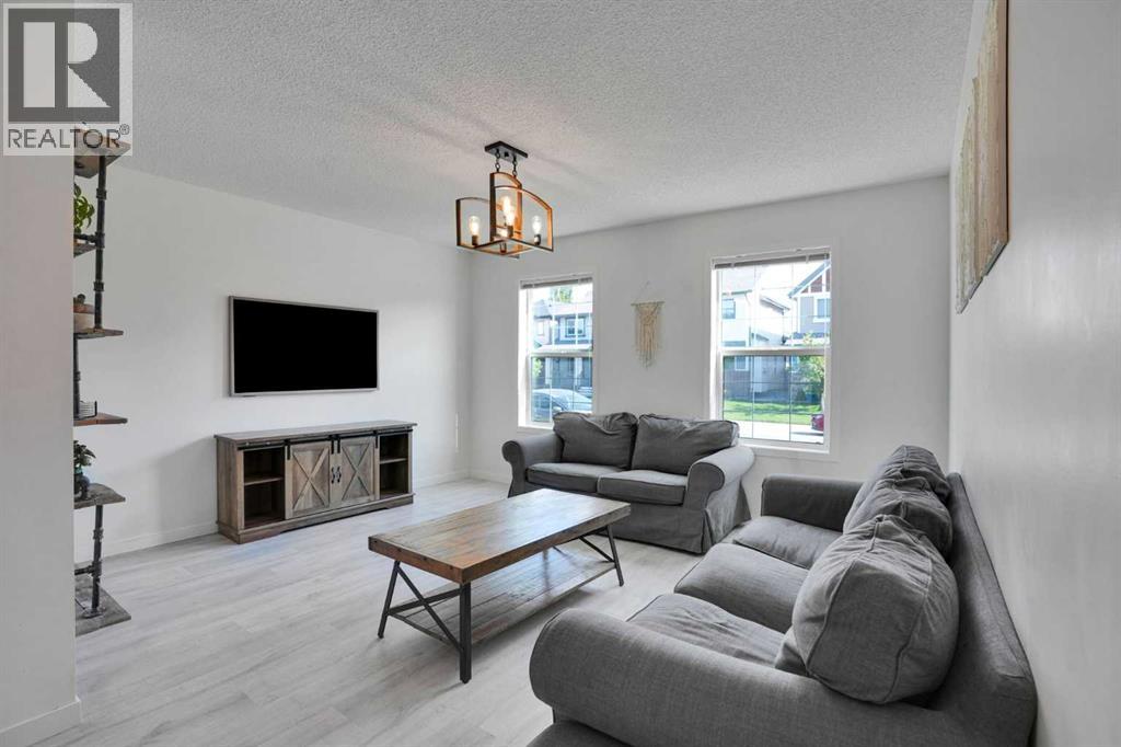 209 Copperpond Parade SE