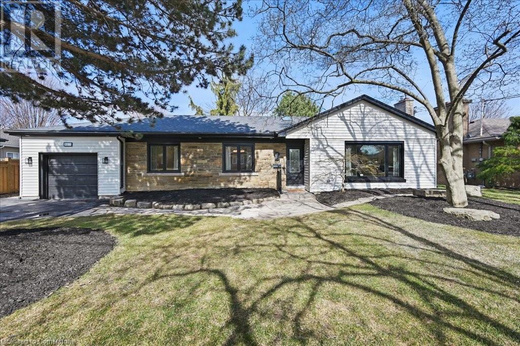 869 CONDOR Drive