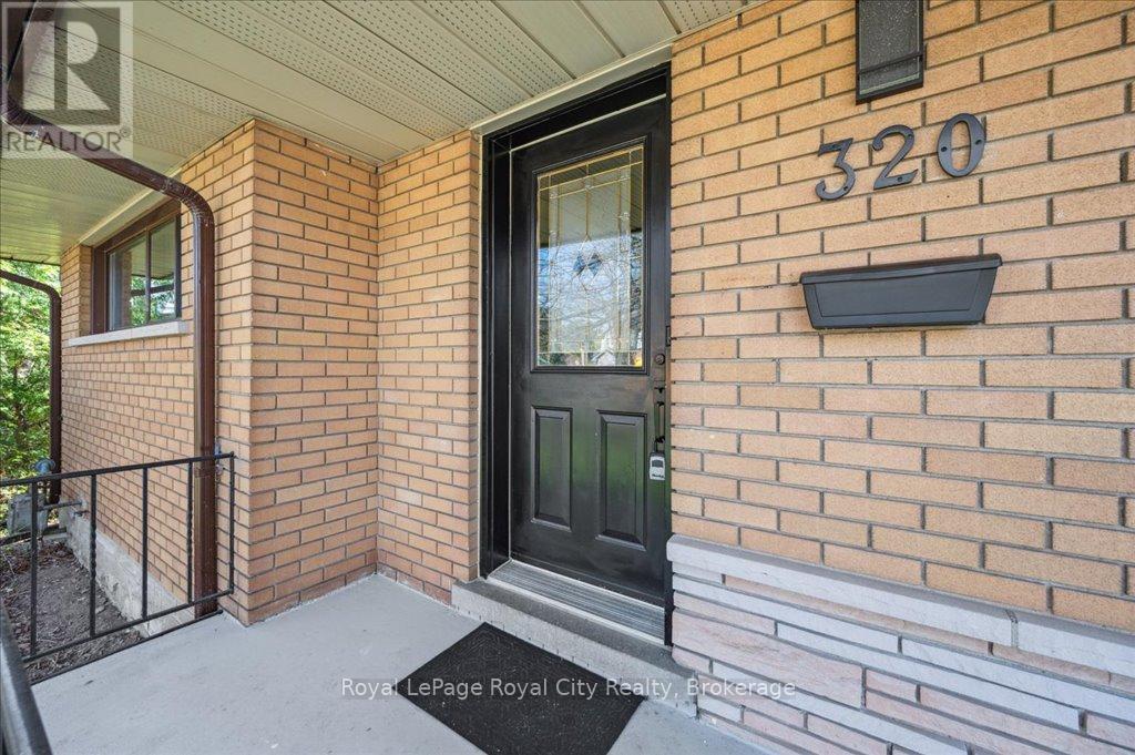 320 VICTORIA ROAD N