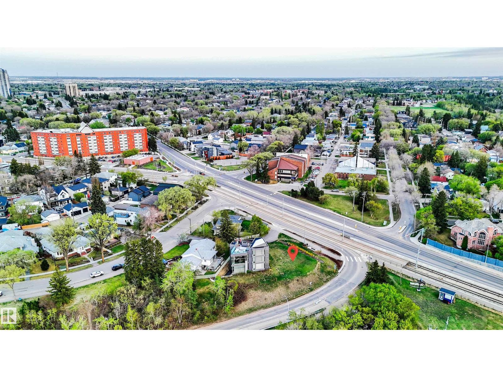 9260A STRATHEARN DR NW