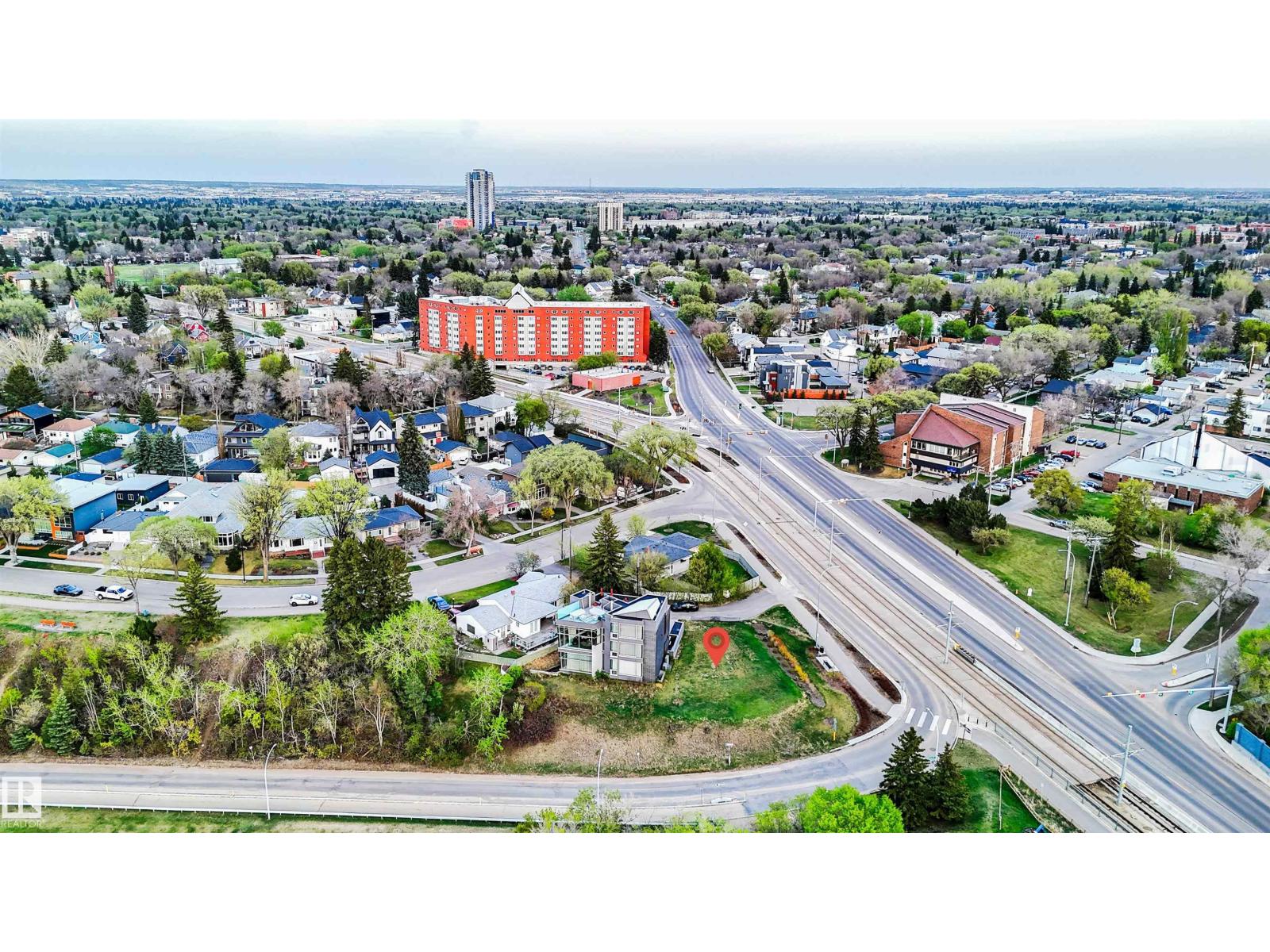 9260A STRATHEARN DR NW