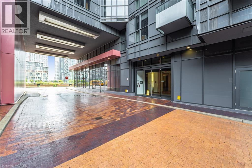 560 FRONT Street W Unit# 821