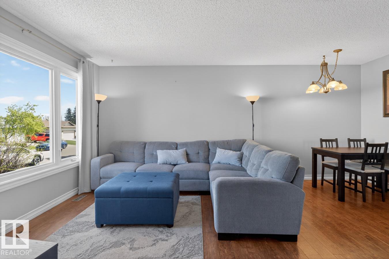 18655 61 AV NW