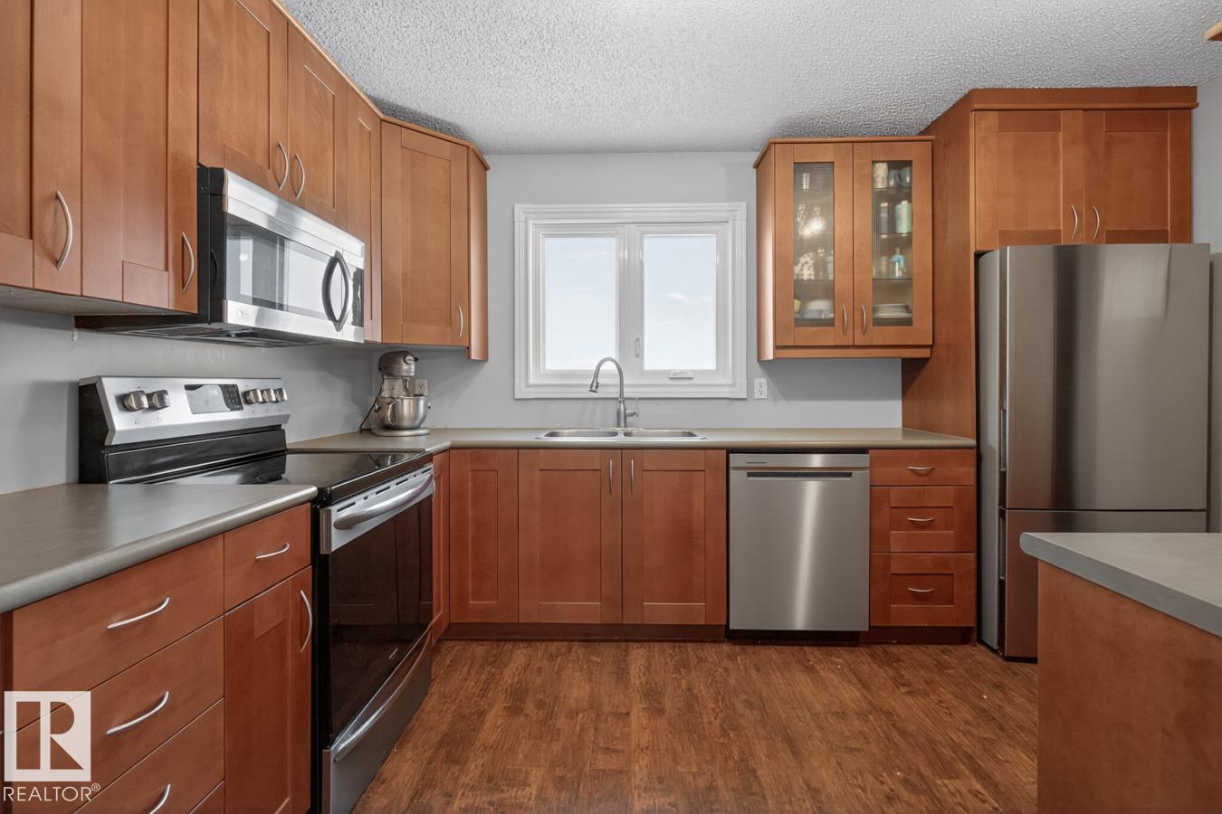 18655 61 AV NW