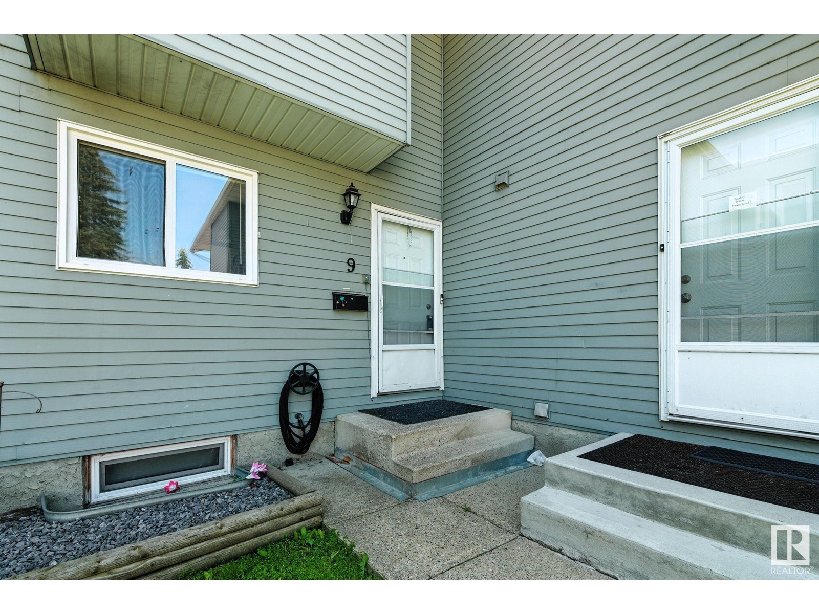 #9 1415 62 ST NW
