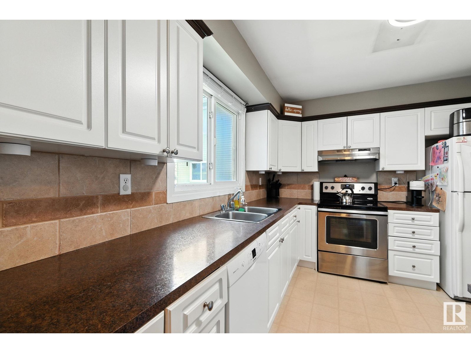 #9 1415 62 ST NW