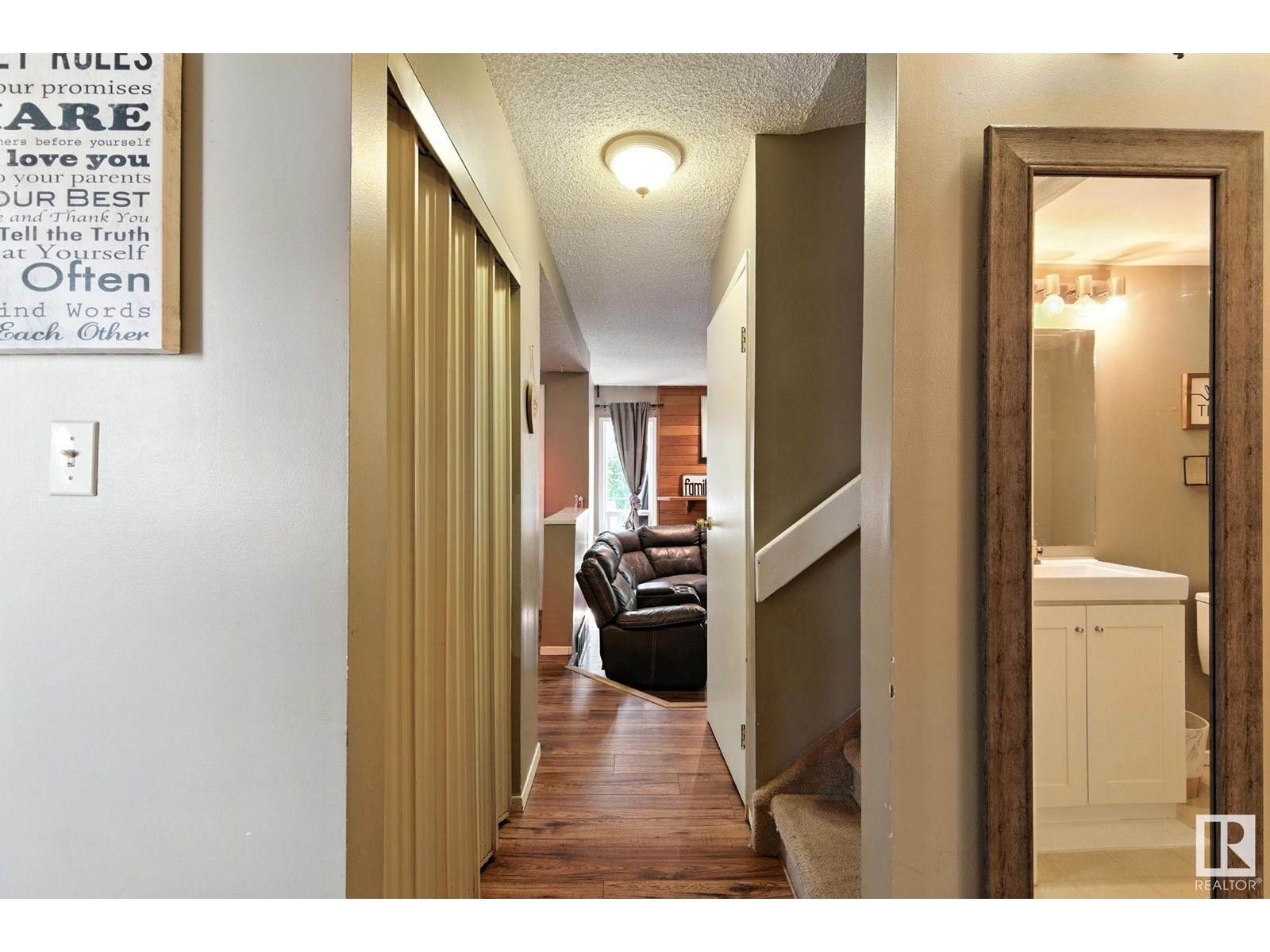 #9 1415 62 ST NW