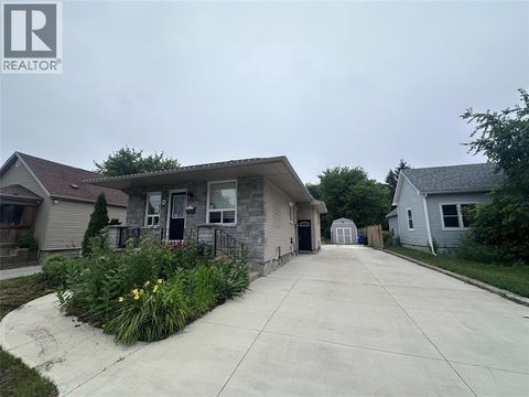 382 EAST STREET North Sarnia ON N7T6Y4