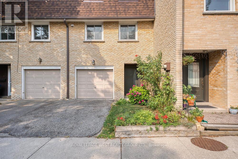 3 - 92 TWENTY NINTH STREET