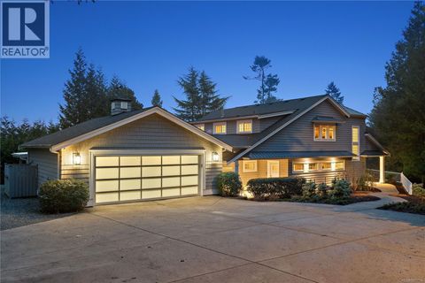 8401 Lochside Dr Central Saanich BC V8M1T9