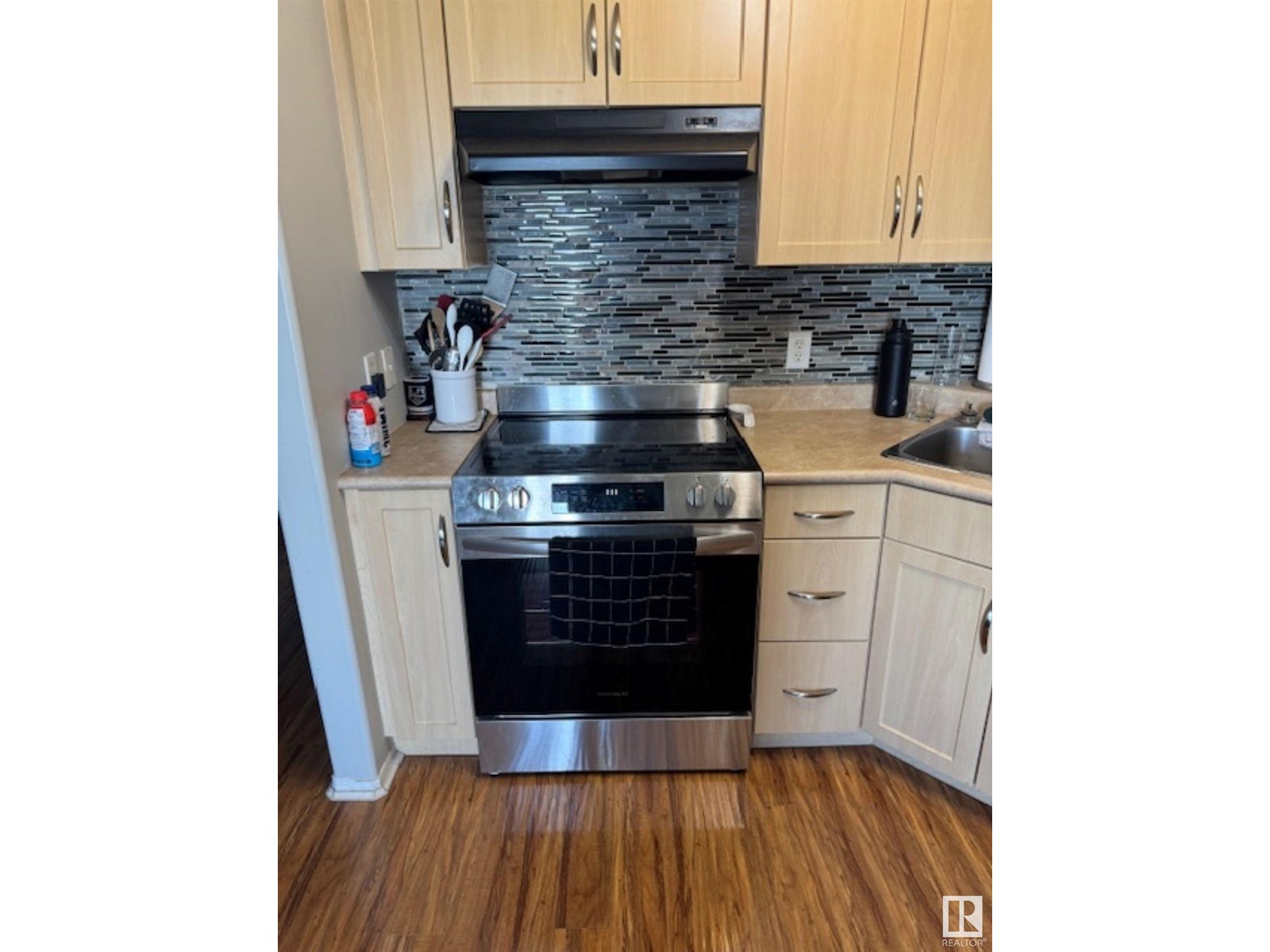 #520 9910 107 ST