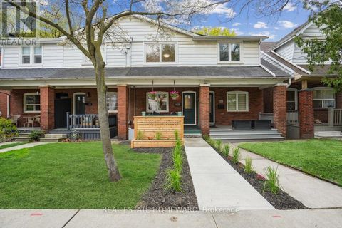 105 SPARKHALL AVENUE Toronto (North Riverdale) ON M4K1G7