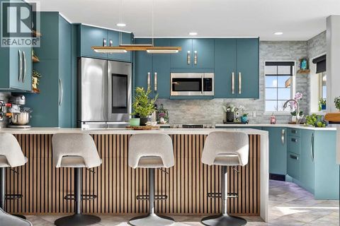 61 Somerset Crescent SW Calgary AB T2Y3V8