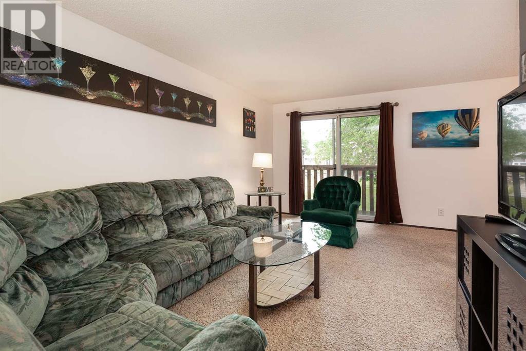 47, 5 Acadia Road W
