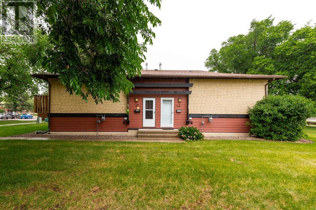 47, 5 Acadia Road W