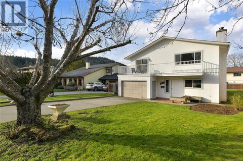 1542 San Juan Ave Saanich BC V8N2L5