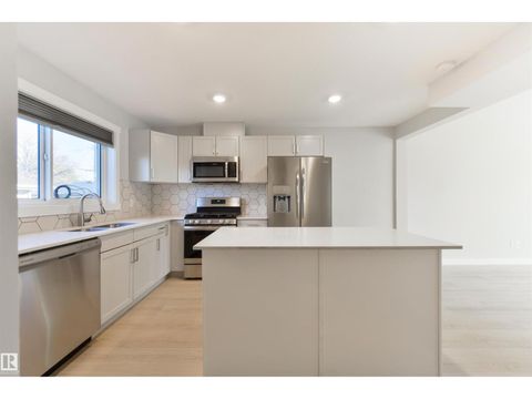 7942 82 AV NW Edmonton AB T6C0Y2