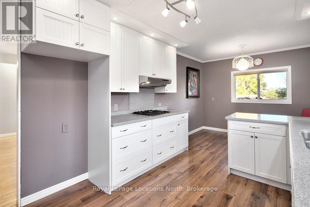 15 WELLINGTON STREET S