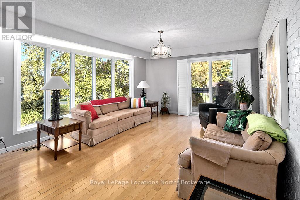 15 WELLINGTON STREET S