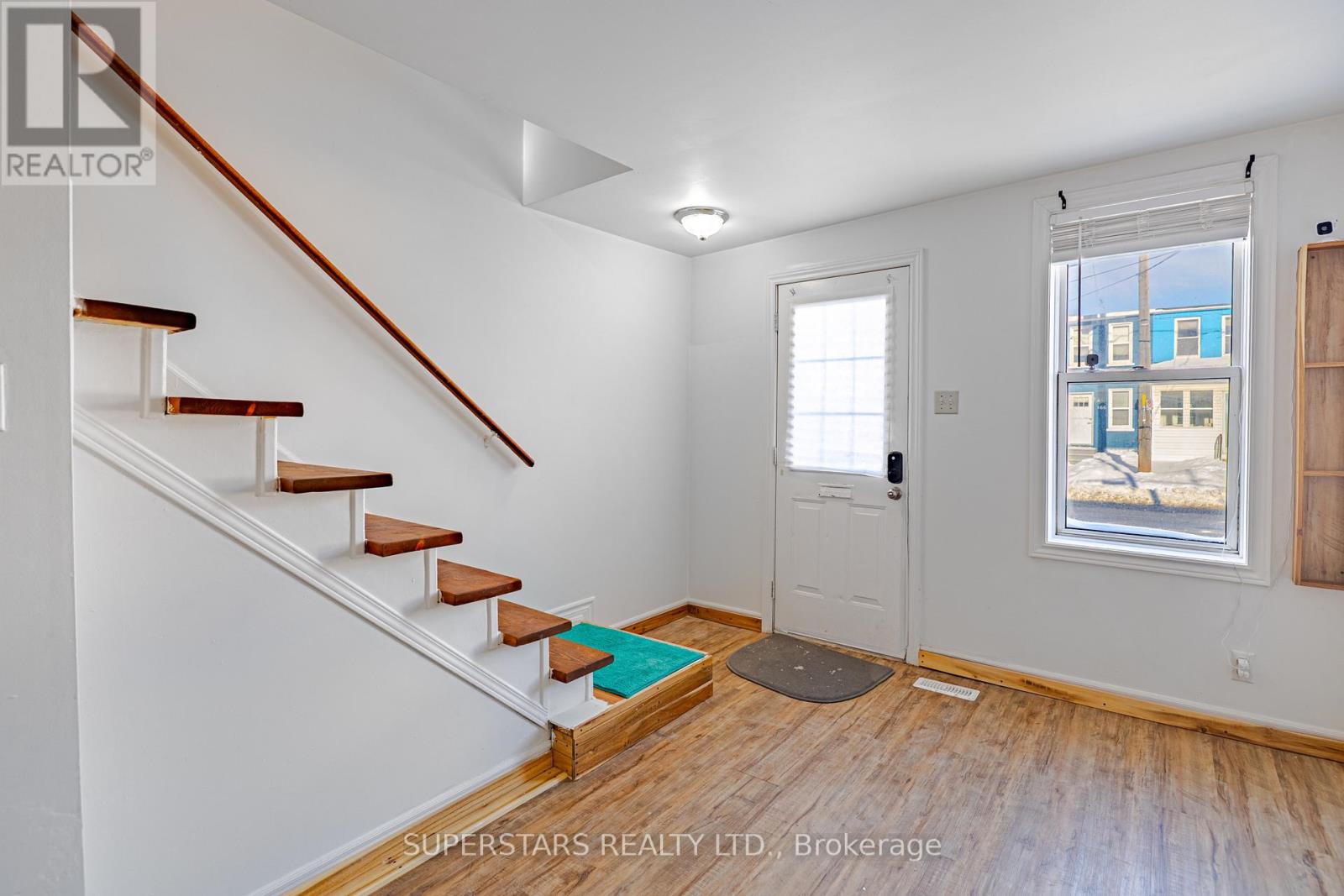 165 1/2 OLIVE AVENUE