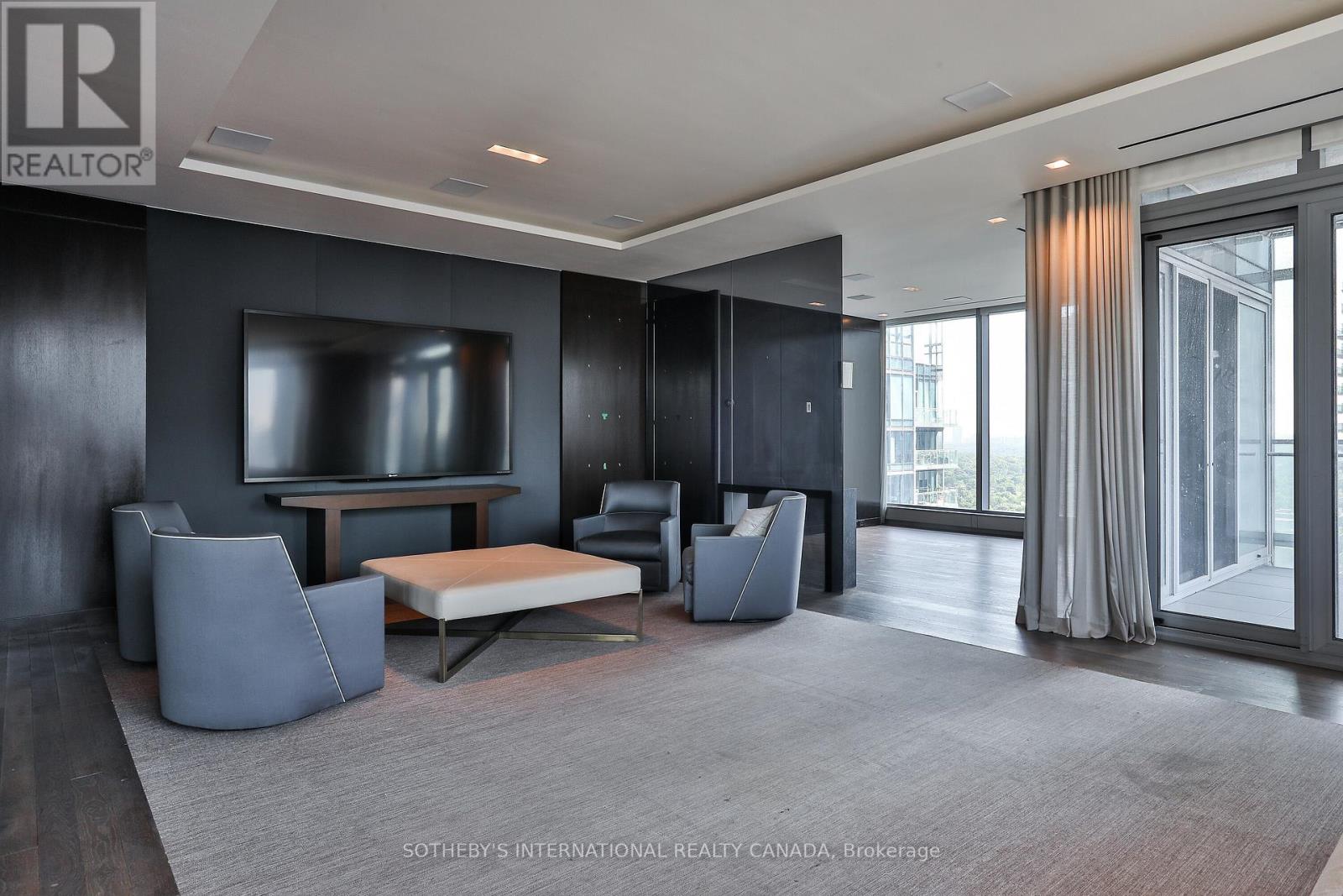 2503/2504 - 50 YORKVILLE AVENUE