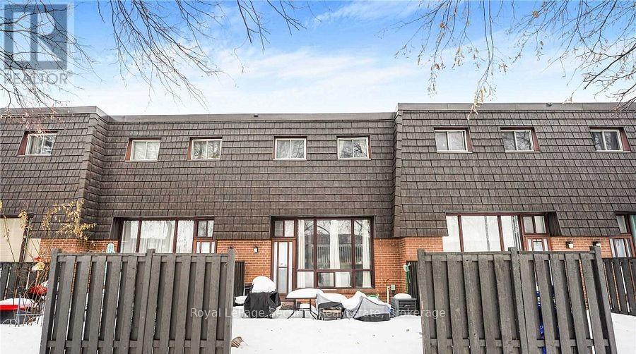 124 - 37 DARRAS COURT