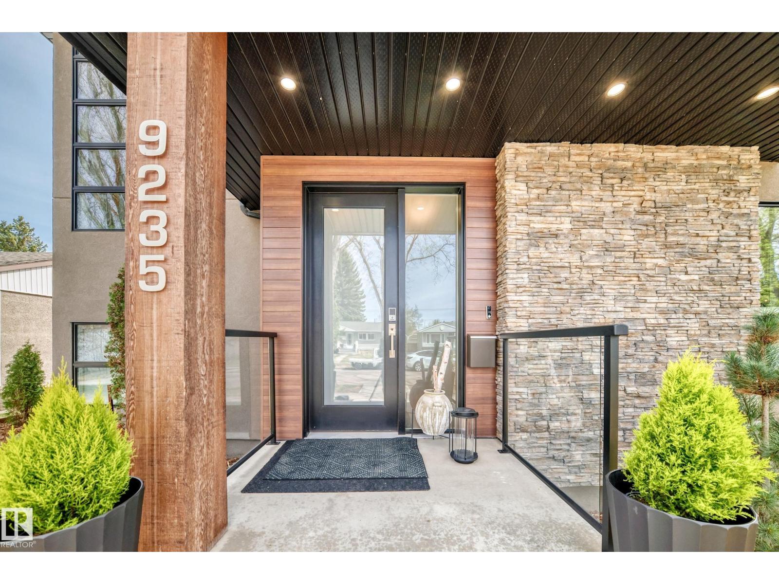 9235 148 ST NW
